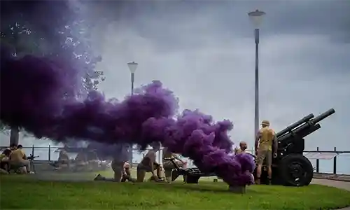 Re-enactment of the Bombing of Darwin on the day of 84th Commemoration at the Esplanade, Darwin (Image credit: ABC News: Pete Garnish&rsquo;s photo)